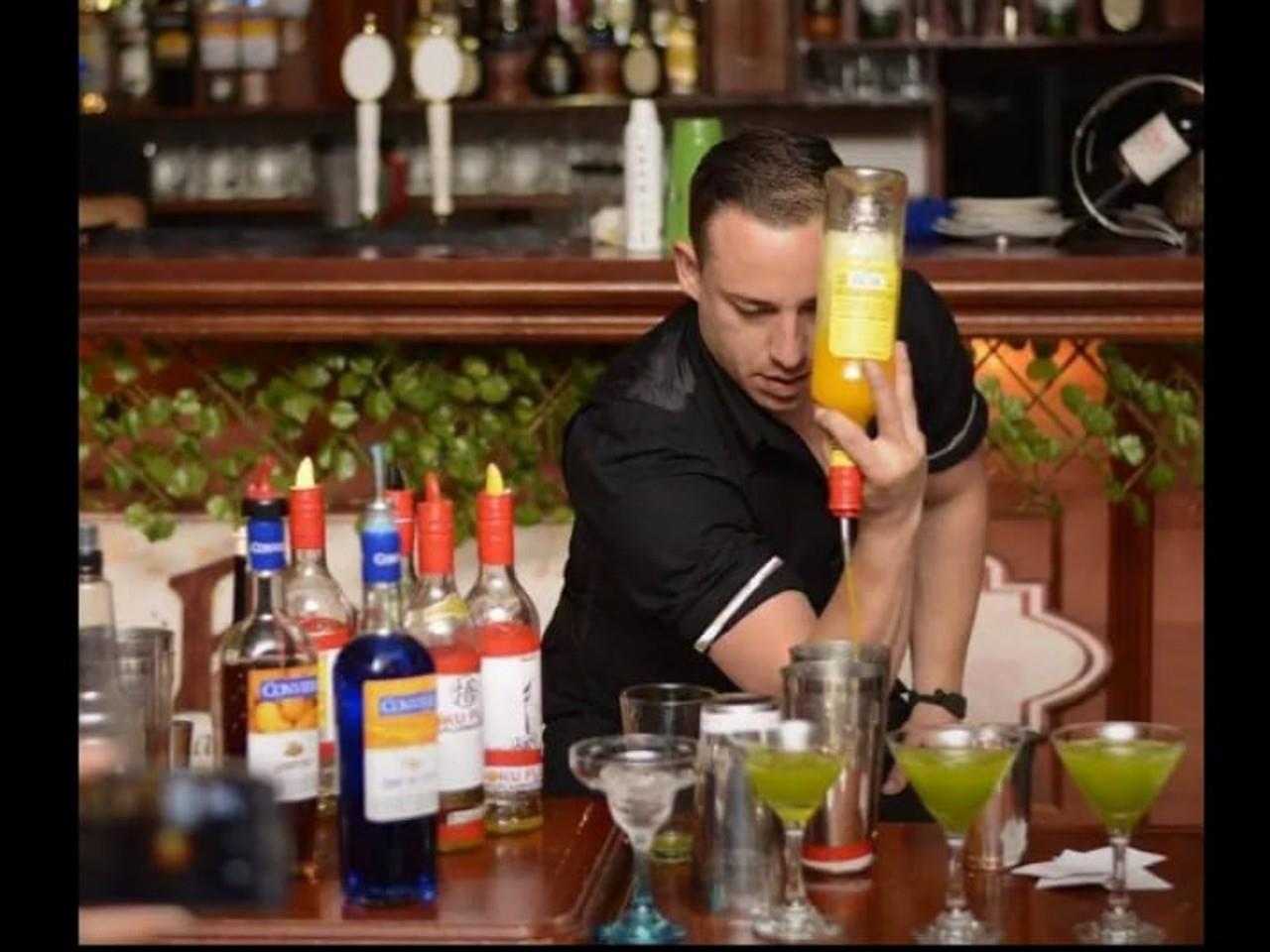 descubre el costo de un bartender por evento en colombia