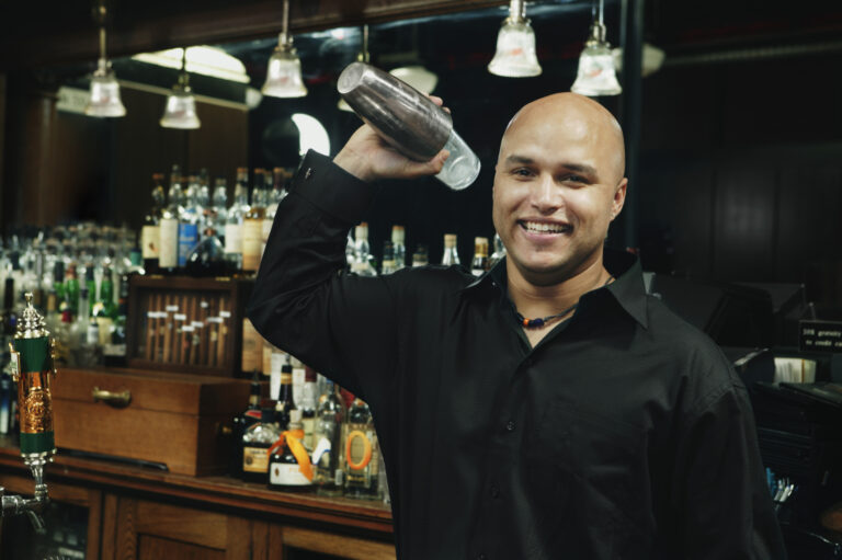 sueldo de bartender en colombia cuanto gana al mes